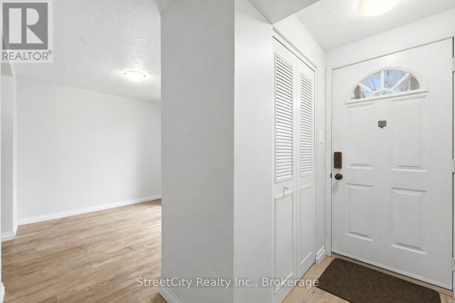 17 - 91 Avonwood Drive, Stratford, Ontario N4Z 1B2 - Photo 4 - X12911002