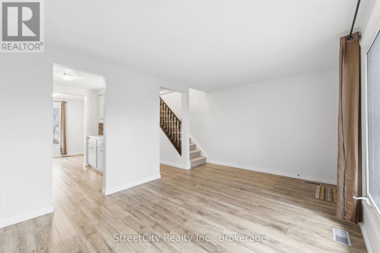 17 - 91 Avonwood Drive, Stratford, Ontario N4Z 1B2 - Photo 7 - X12911002