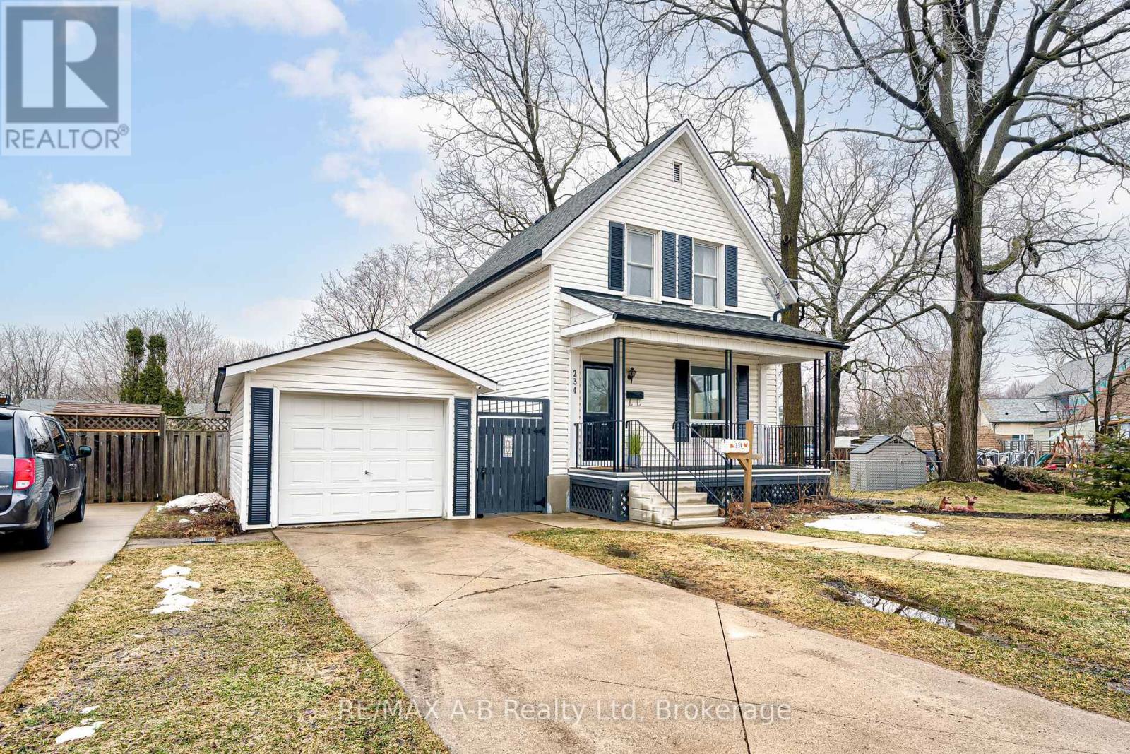 234 Nelson Street, Stratford, Ontario  N5A 2K3 - Photo 2 - X12911012