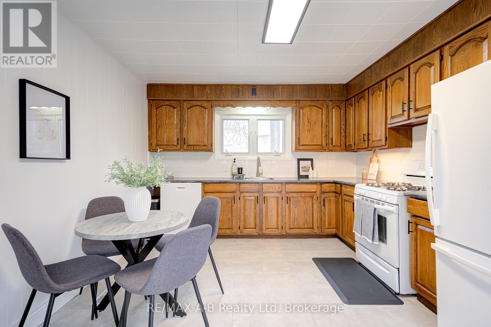 234 Nelson Street, Stratford, Ontario  N5A 2K3 - Photo 23 - X12911012