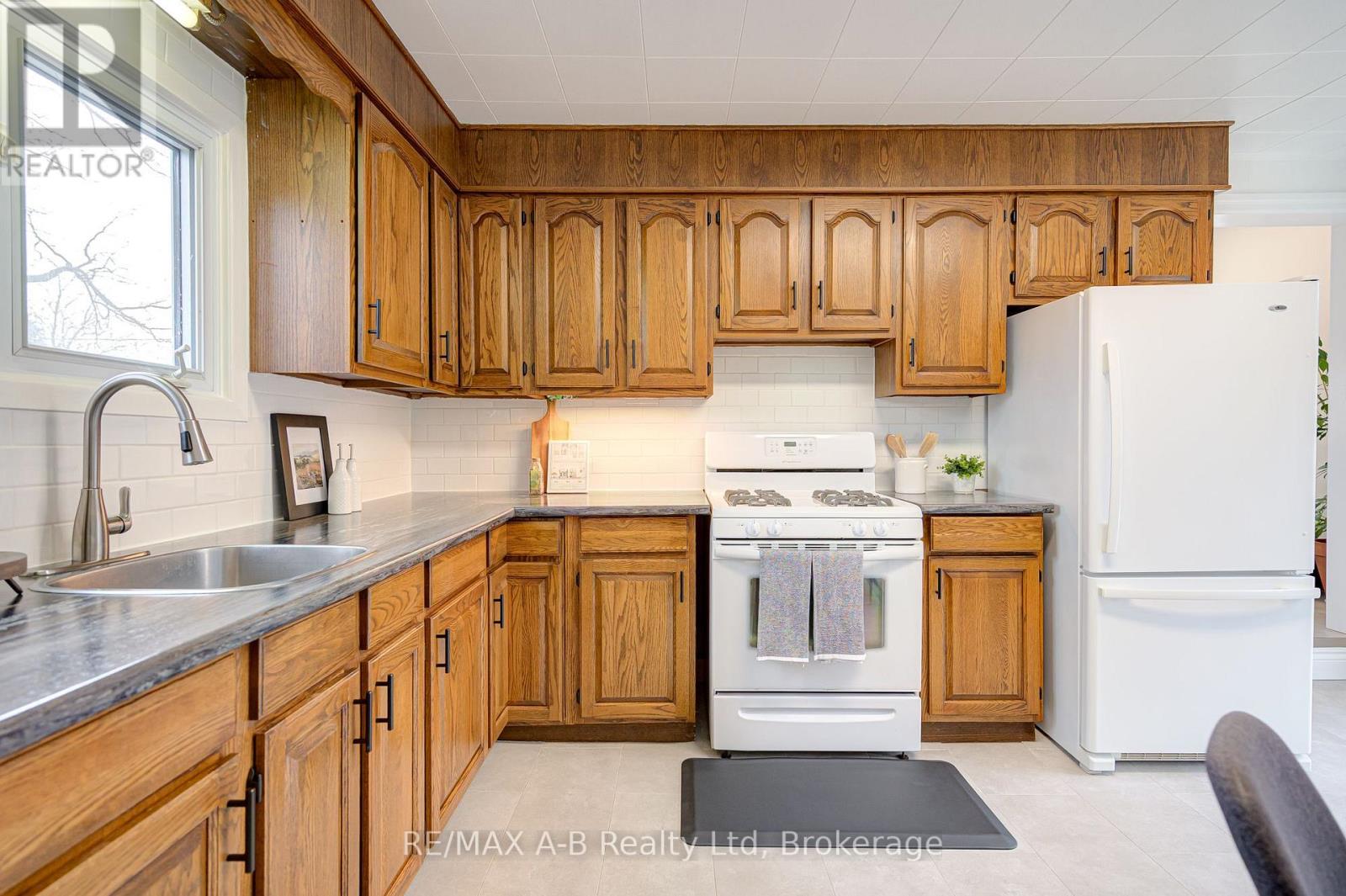 234 Nelson Street, Stratford, Ontario  N5A 2K3 - Photo 24 - X12911012