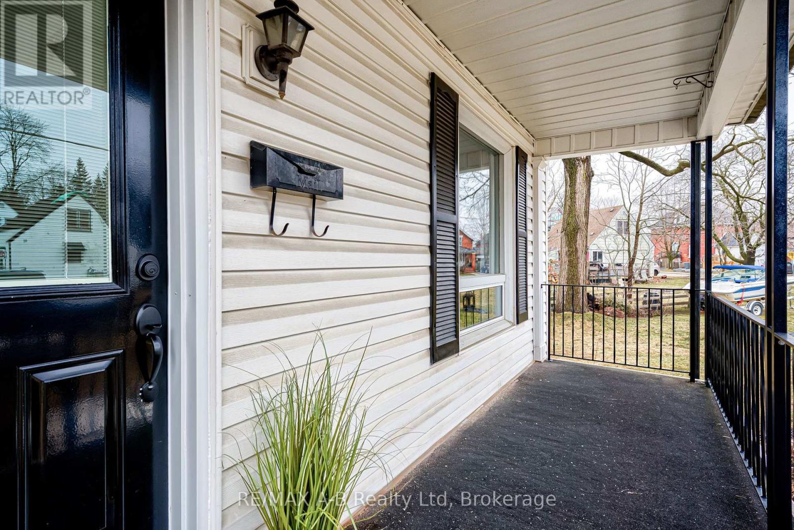 234 Nelson Street, Stratford, Ontario  N5A 2K3 - Photo 8 - X12911012