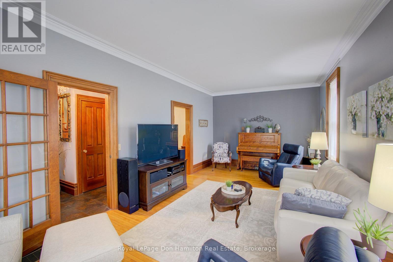 212 King Street, North Perth, Ontario  N0G 1B0 - Photo 10 - X12911094