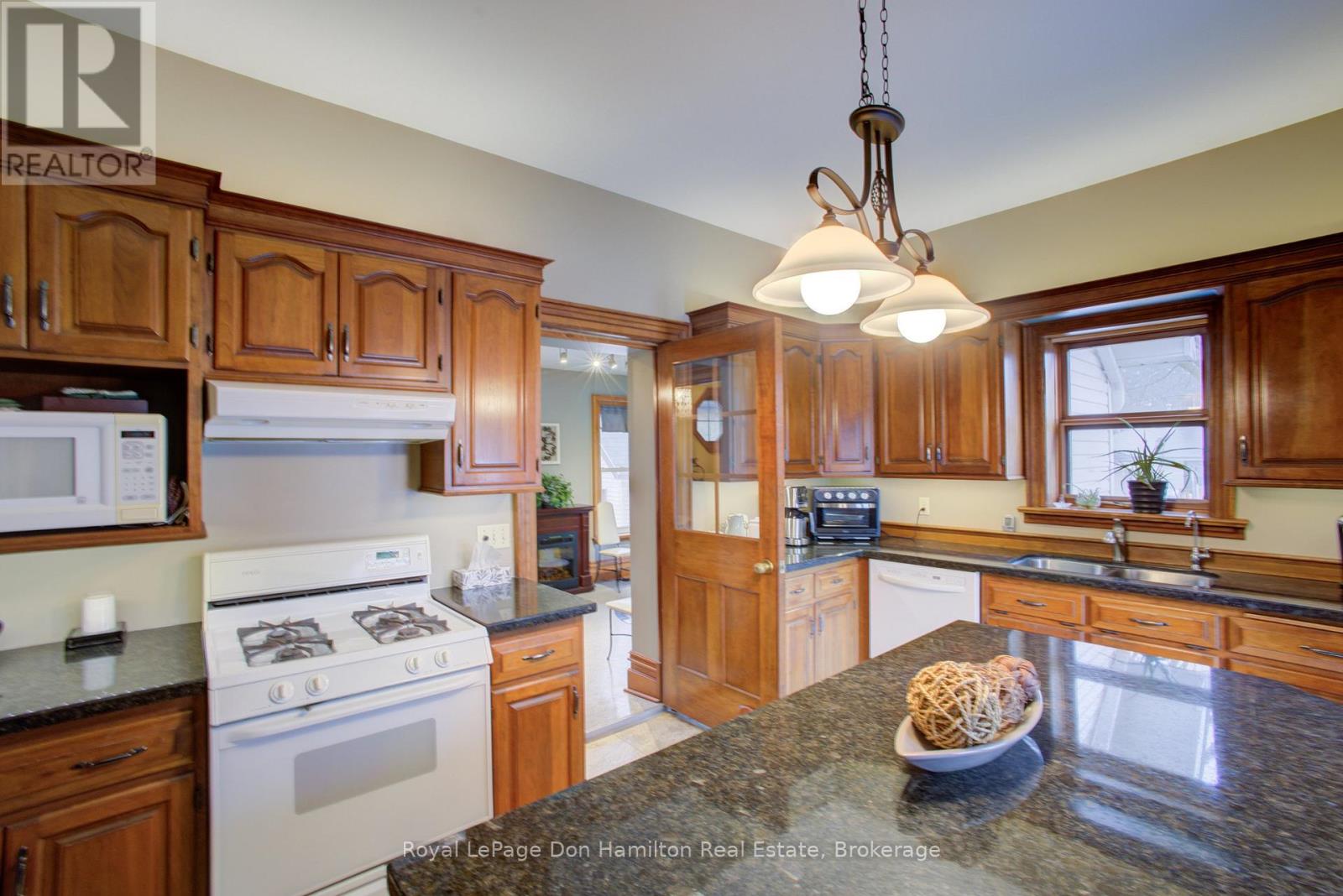 212 King Street, North Perth, Ontario  N0G 1B0 - Photo 18 - X12911094