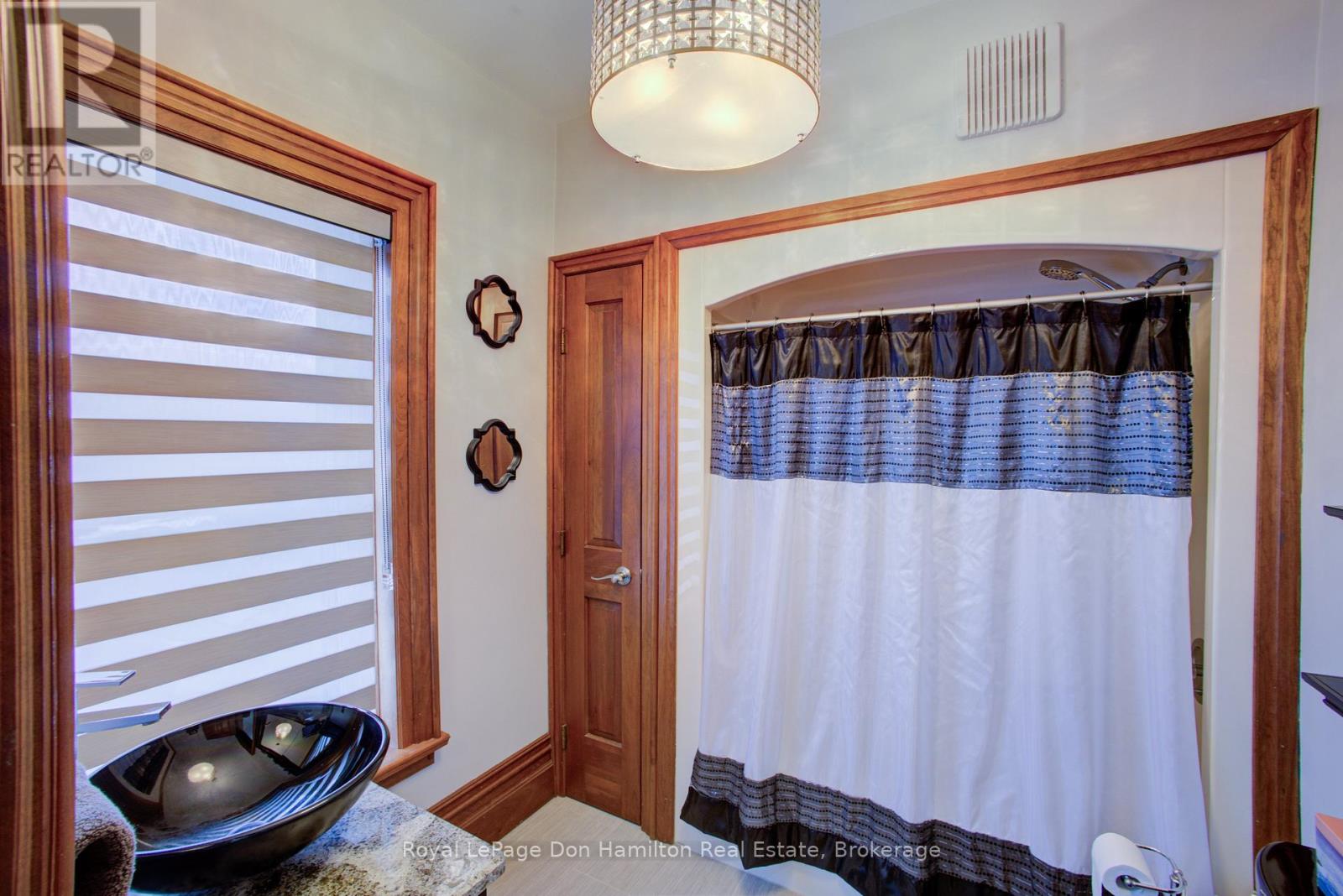 212 King Street, North Perth, Ontario  N0G 1B0 - Photo 30 - X12911094