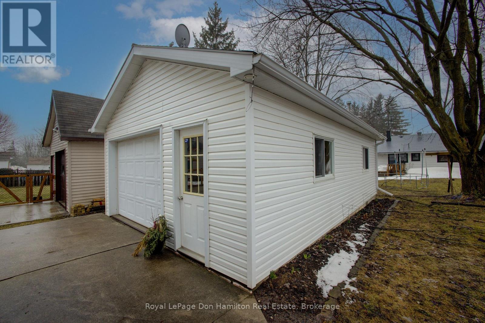 212 King Street, North Perth, Ontario  N0G 1B0 - Photo 36 - X12911094