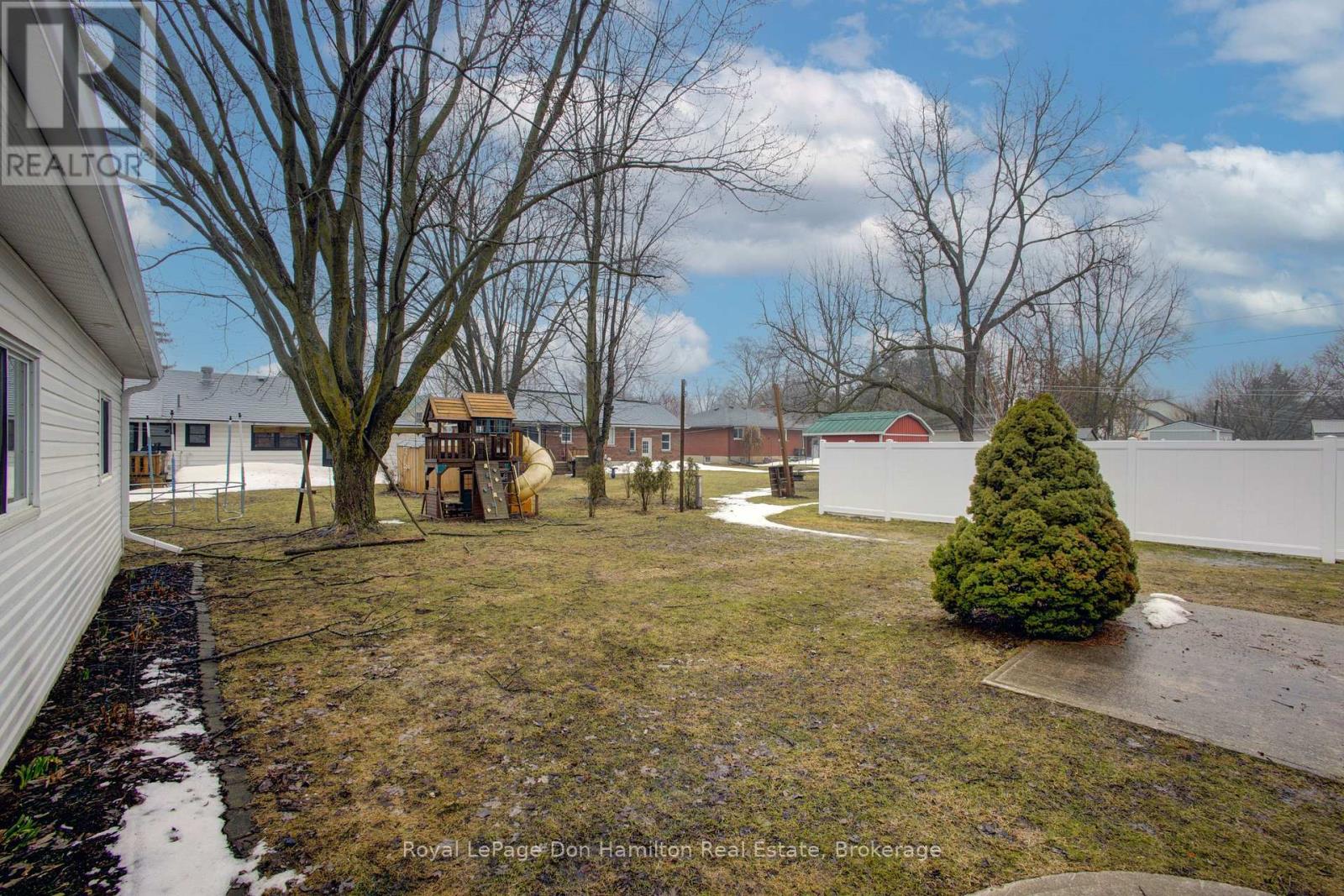 212 King Street, North Perth, Ontario  N0G 1B0 - Photo 37 - X12911094