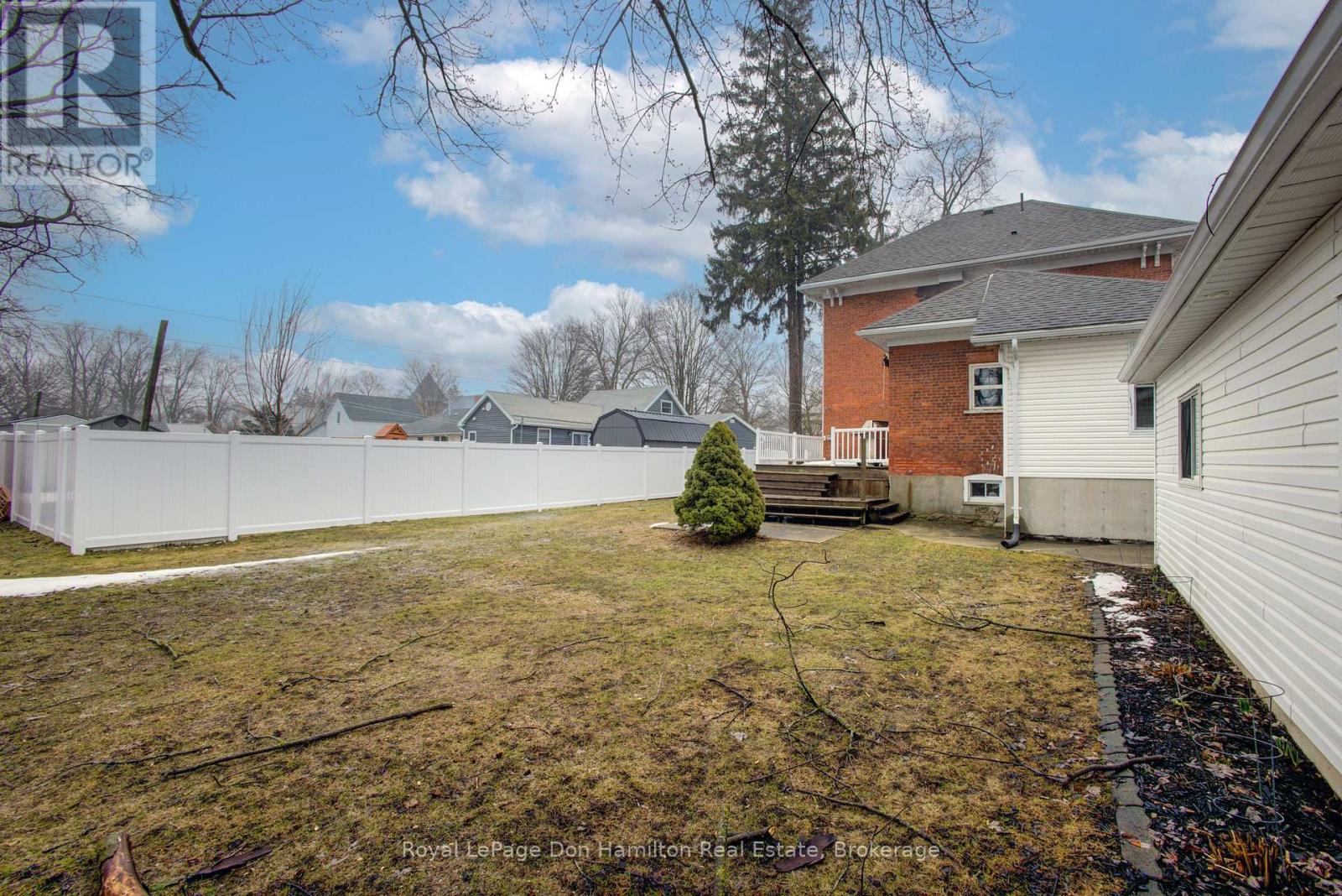 212 King Street, North Perth, Ontario  N0G 1B0 - Photo 38 - X12911094