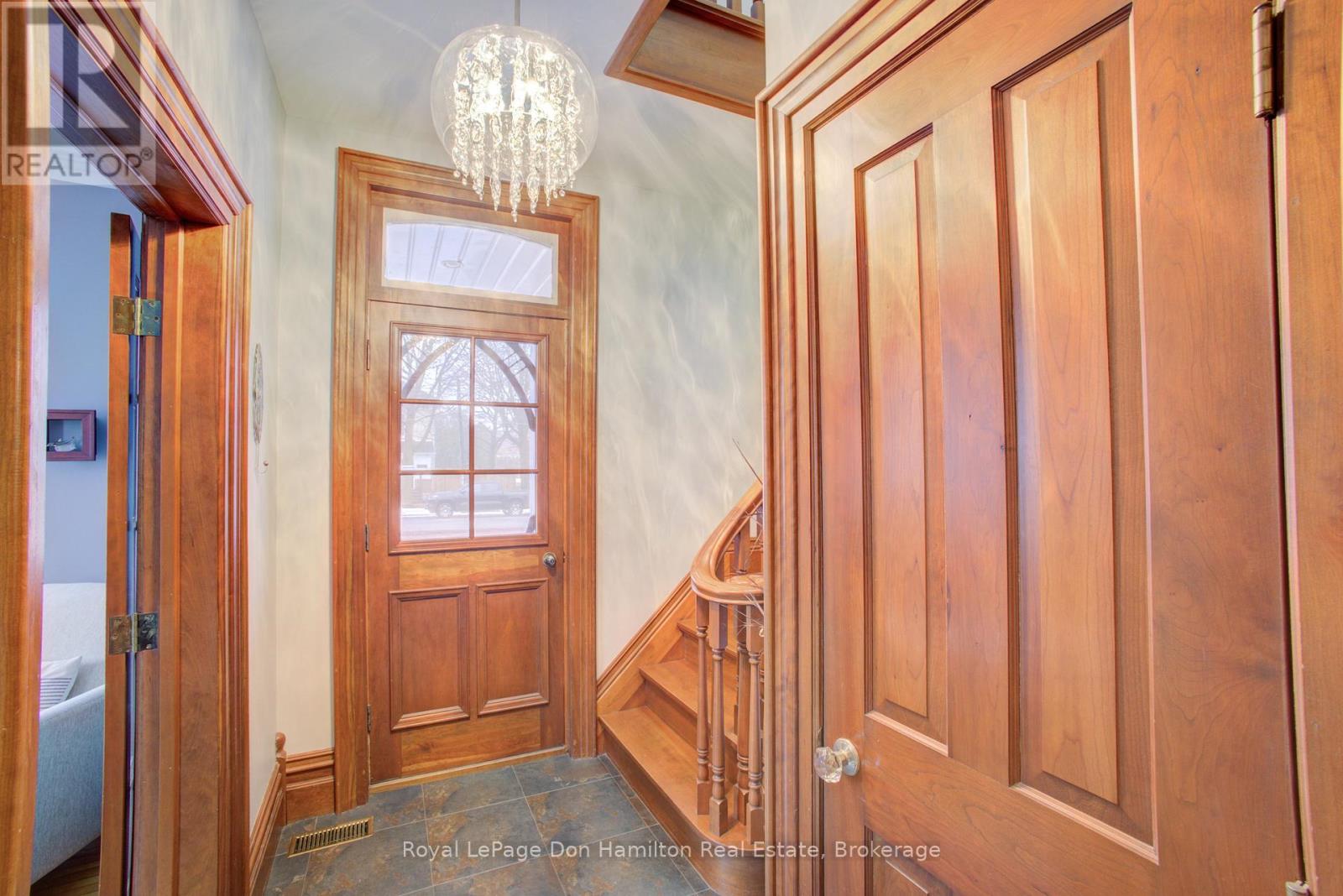 212 King Street, North Perth, Ontario  N0G 1B0 - Photo 7 - X12911094