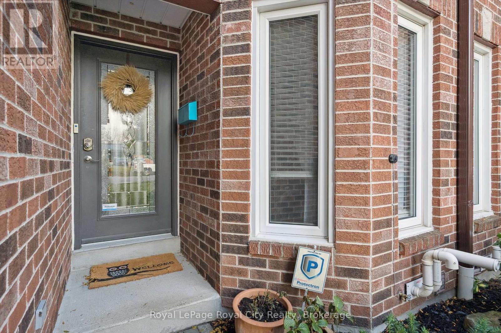 21 Marilyn Drive, Guelph, Ontario  N1H 1G9 - Photo 4 - X12911172