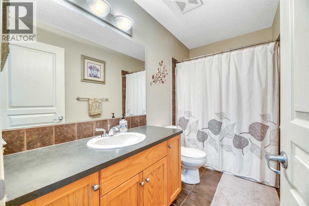 408 Rainbow Falls Way, Chestermere, Alberta  T1X 1S6 - Photo 28 - A2269868