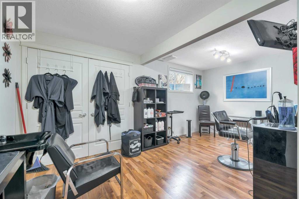 408 Rainbow Falls Way, Chestermere, Alberta  T1X 1S6 - Photo 34 - A2269868