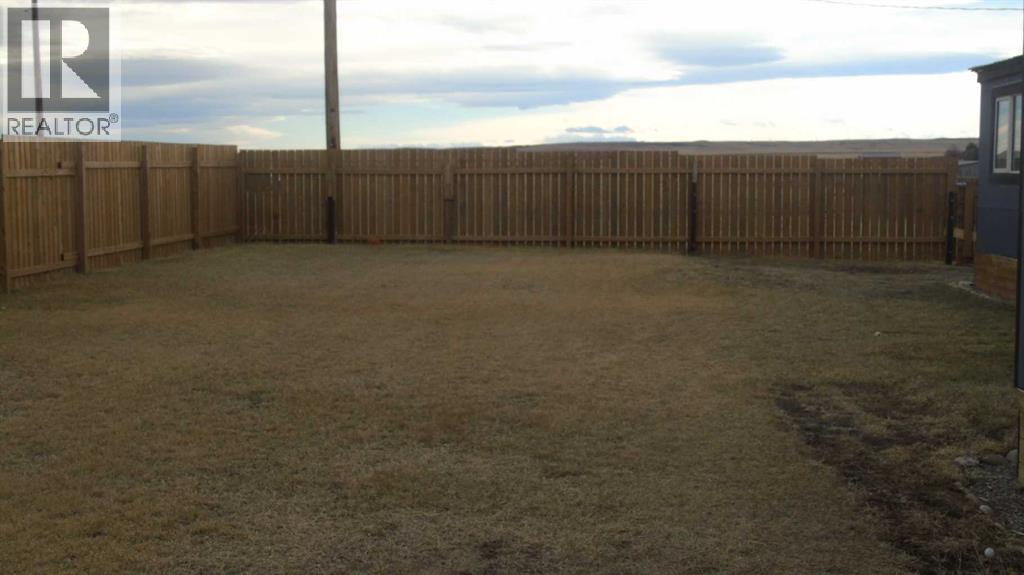 468 10 Street, Fort Macleod, Alberta  T0L 0Z0 - Photo 3 - A2294967