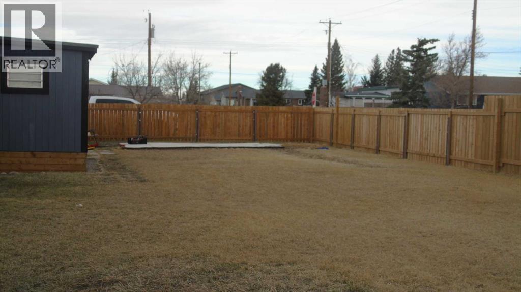 468 10 Street, Fort Macleod, Alberta  T0L 0Z0 - Photo 6 - A2294967