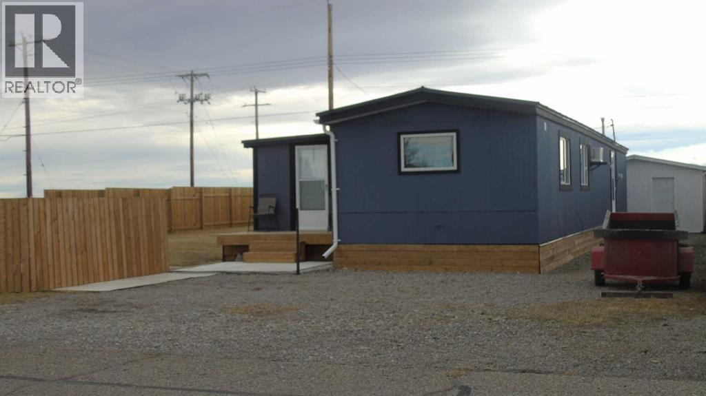 468 10 Street, Fort Macleod, Alberta  T0L 0Z0 - Photo 2 - A2294967