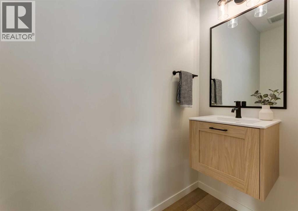 44 West Grove Link Sw, Calgary, Alberta  T3H 6E3 - Photo 15 - A2294687