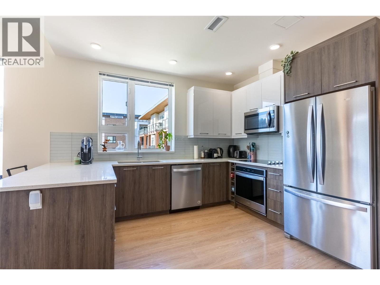 885 University Drive Unit# 306, Kamloops, British Columbia  V2C 0K2 - Photo 2 - 10378423