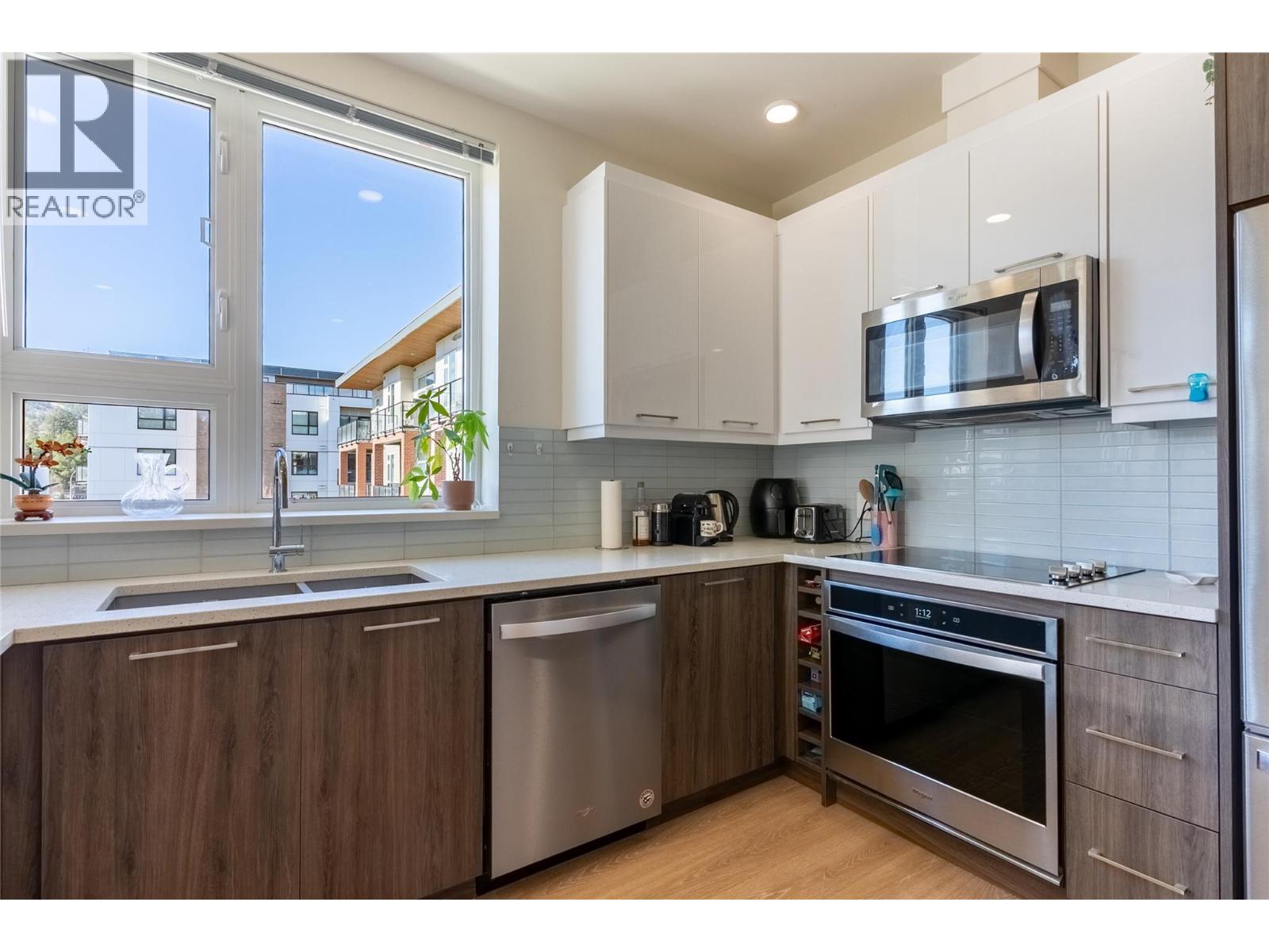 885 University Drive Unit# 306, Kamloops, British Columbia  V2C 0K2 - Photo 8 - 10378423