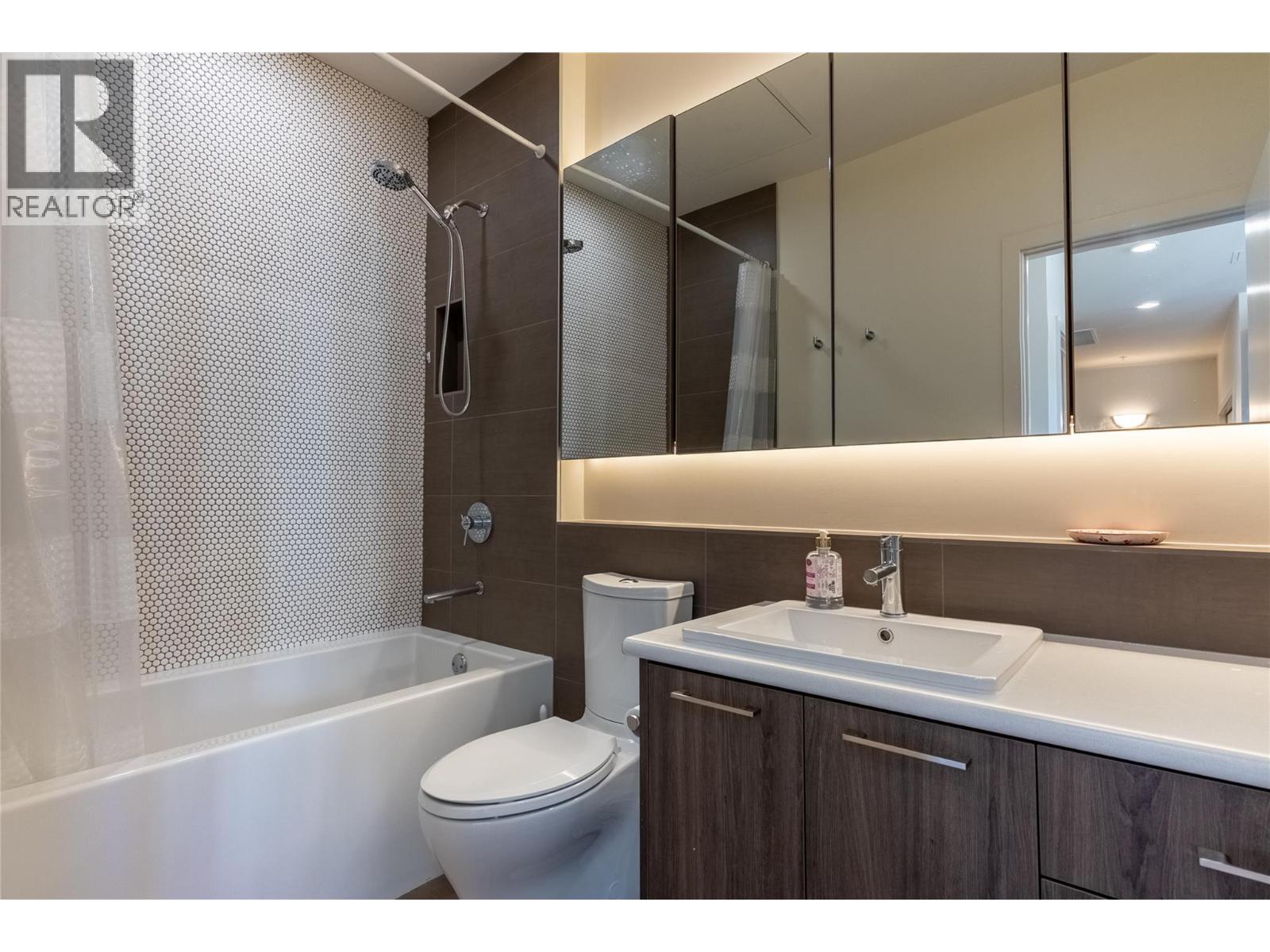 885 University Drive Unit# 306, Kamloops, British Columbia  V2C 0K2 - Photo 4 - 10378423