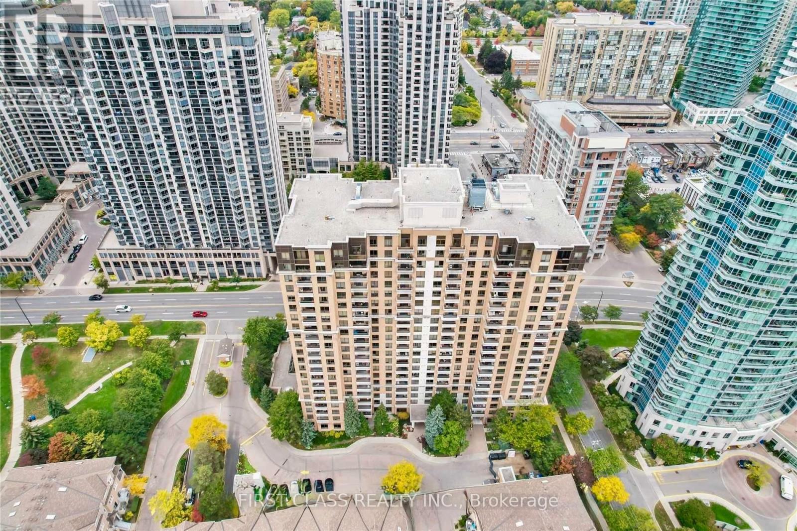 1007 - 18 SOMMERSET WAY, Toronto, Ontario