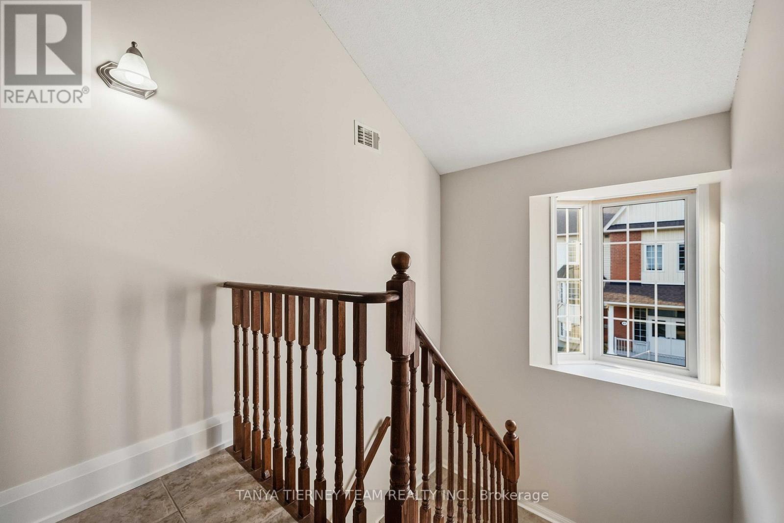 3 - 48 Petra Way, Whitby, Ontario  L1R 0A4 - Photo 9 - E12911018