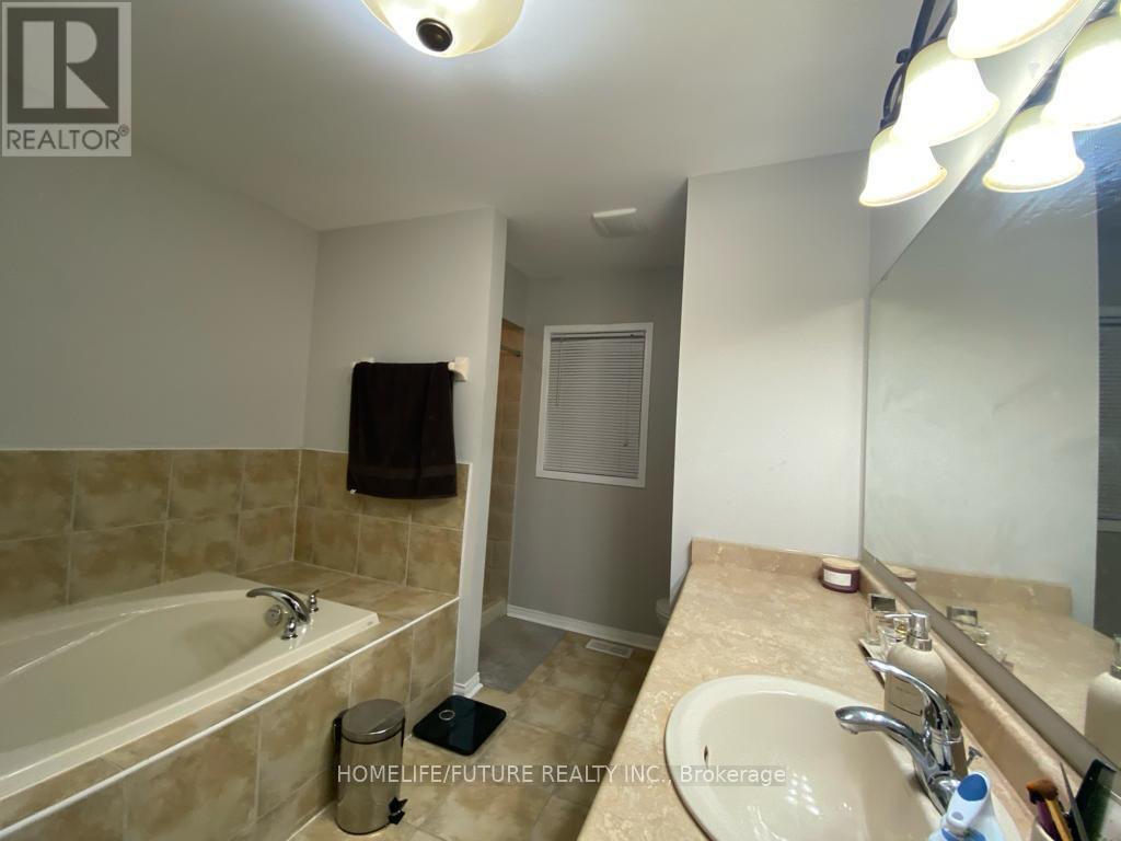 31 Middlecote Drive, Ajax, Ontario  L1T 0A4 - Photo 16 - E12911078