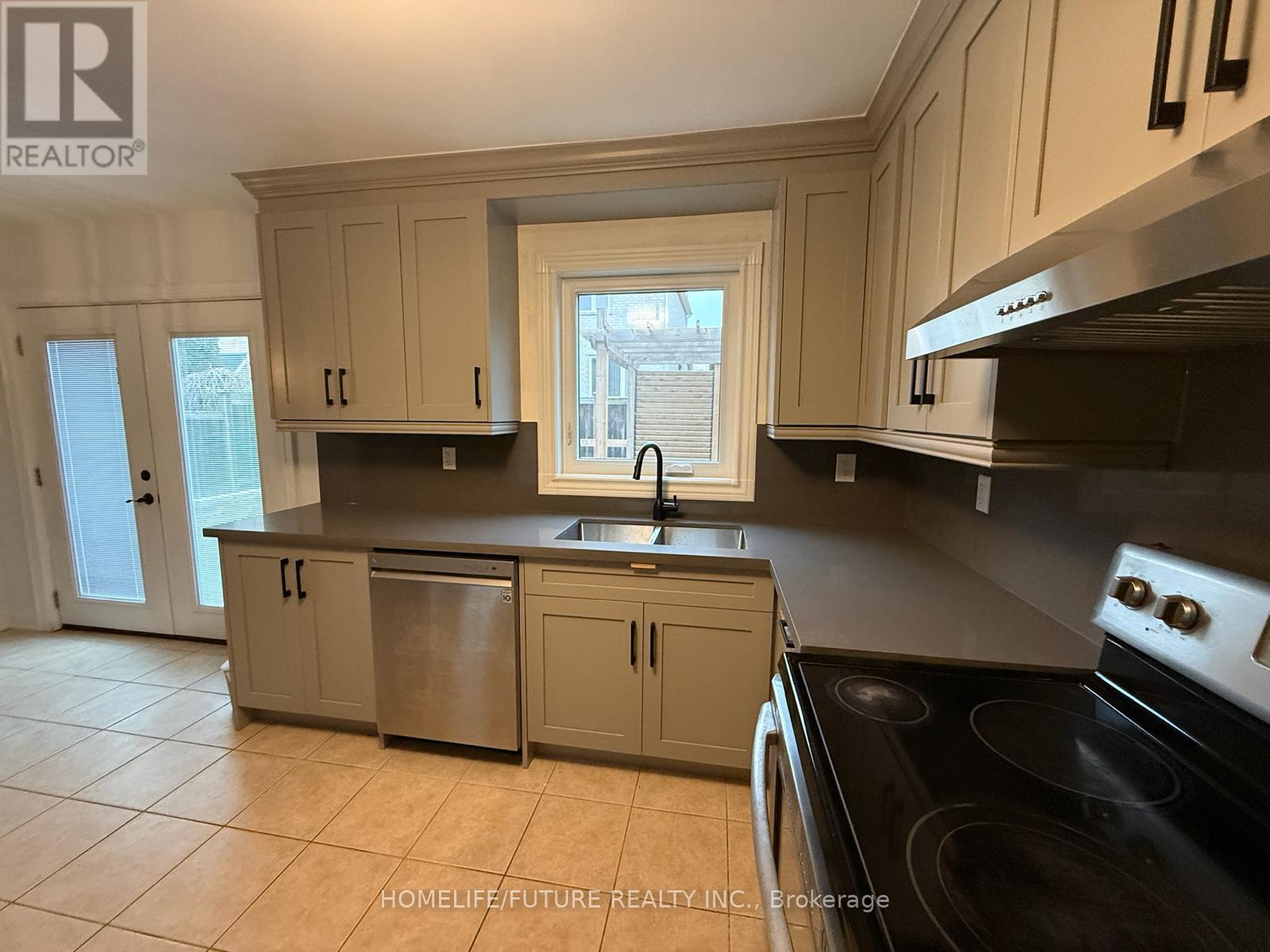 31 Middlecote Drive, Ajax, Ontario  L1T 0A4 - Photo 24 - E12911078