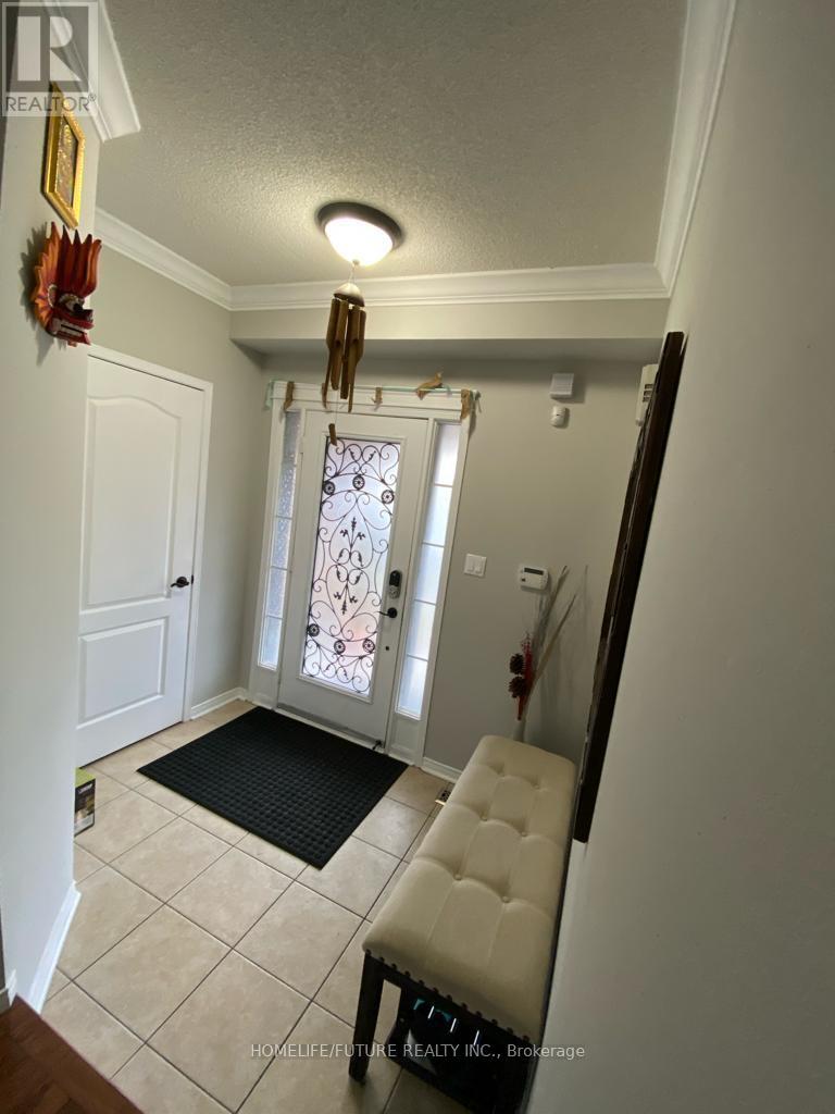 31 Middlecote Drive, Ajax, Ontario  L1T 0A4 - Photo 3 - E12911078