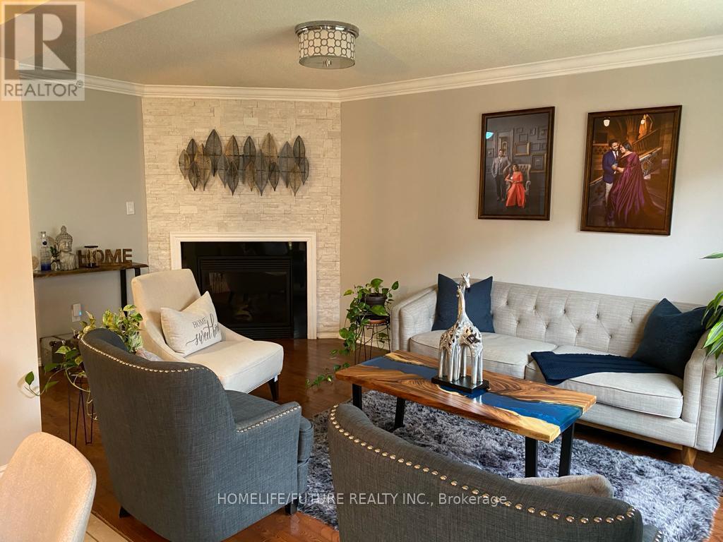 31 Middlecote Drive, Ajax, Ontario  L1T 0A4 - Photo 4 - E12911078