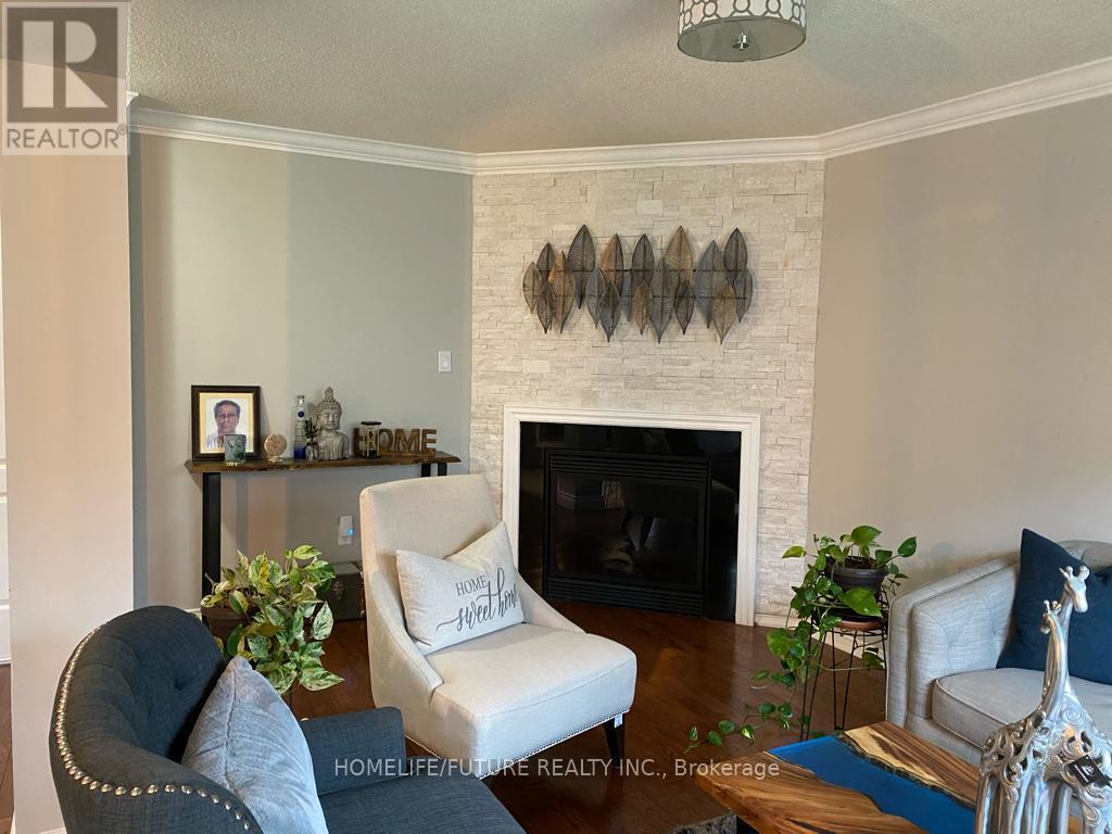 31 Middlecote Drive, Ajax, Ontario  L1T 0A4 - Photo 6 - E12911078