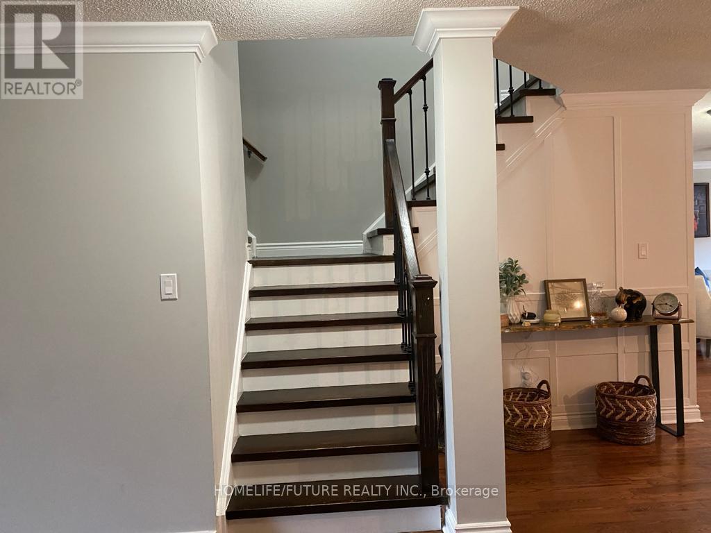 31 Middlecote Drive, Ajax, Ontario  L1T 0A4 - Photo 7 - E12911078