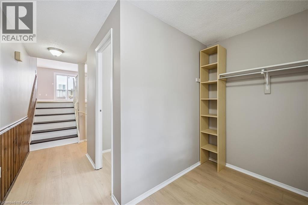 54 Green Valley Drive Unit# 1, Kitchener, Ontario  N2P 1Z9 - Photo 4 - 40813235