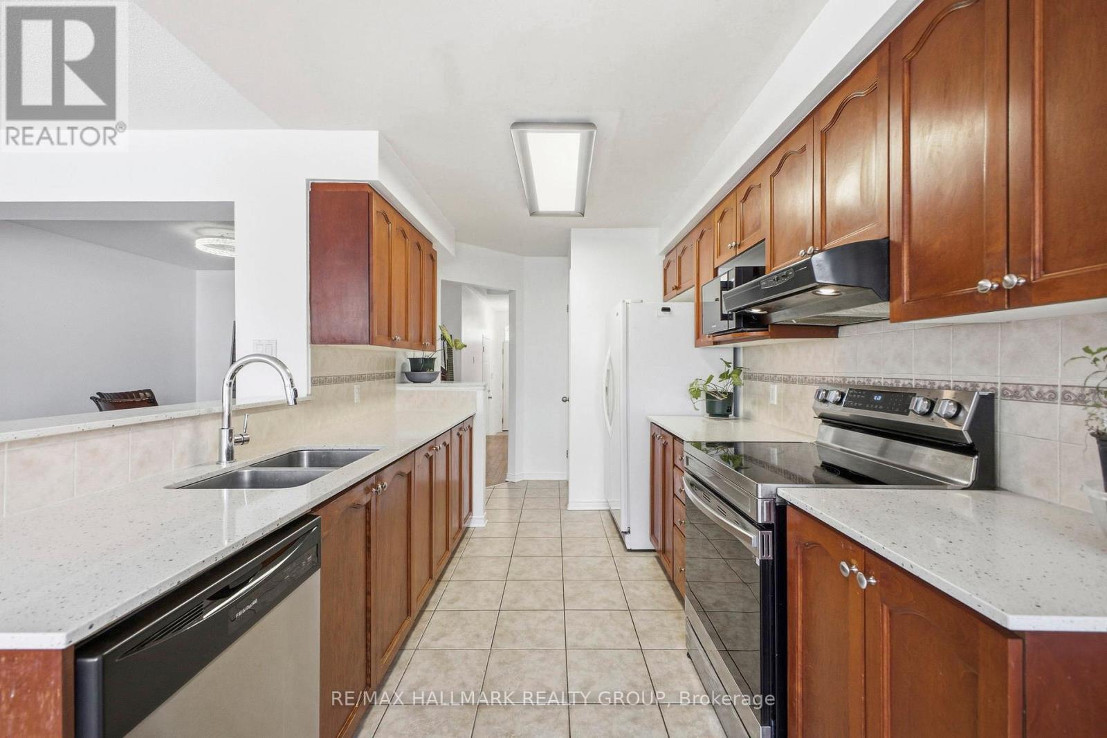 759 Everton Way, Ottawa, Ontario  K1V 1Y7 - Photo 7 - X12911048