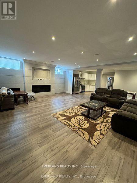 Bst - 232 Duncan Road, Richmond Hill, Ontario  L4C 6J9 - Photo 3 - N12911034