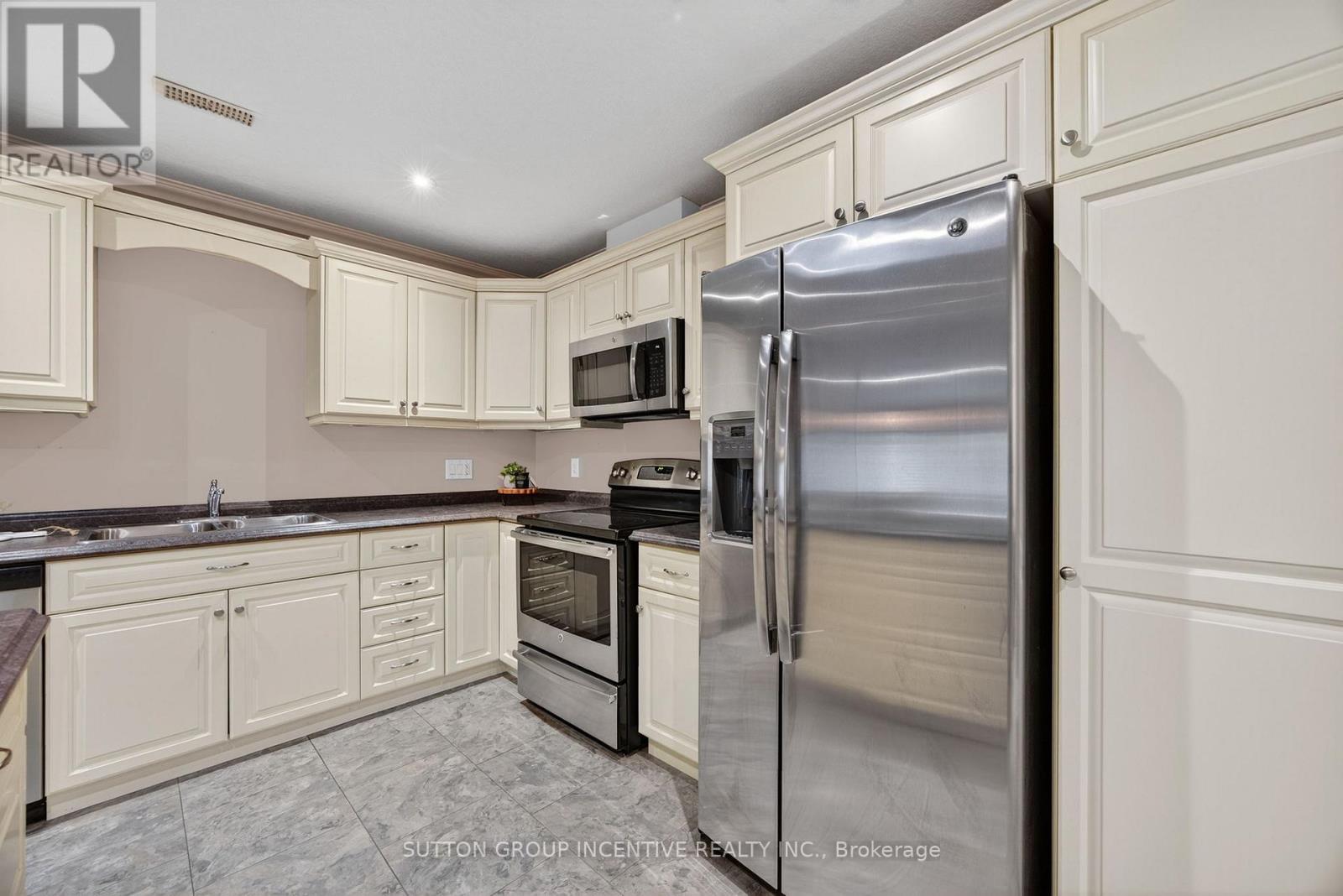 53 Clover Crescent, Wasaga Beach, Ontario  L9Z 0A4 - Photo 11 - S12911186