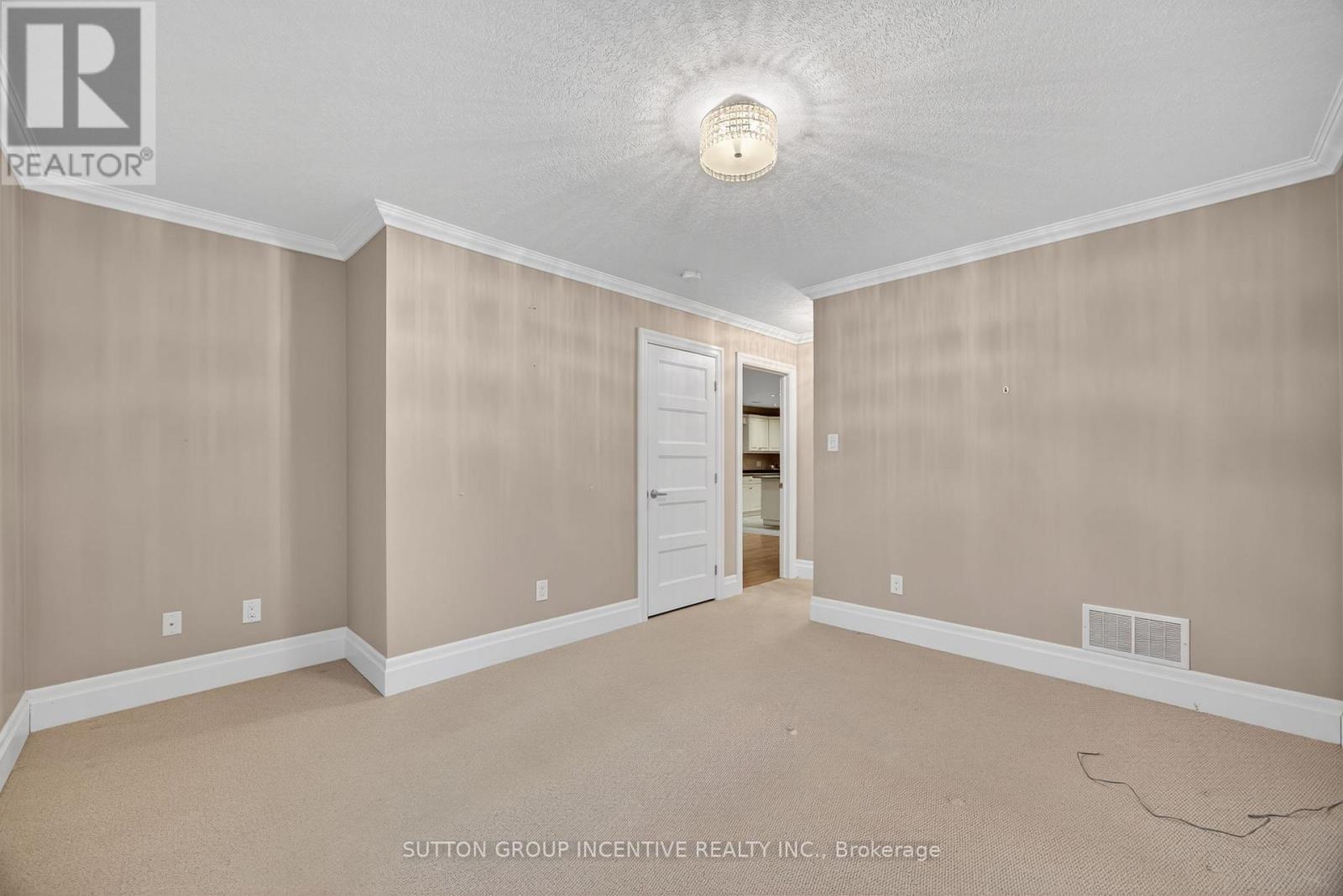 53 Clover Crescent, Wasaga Beach, Ontario  L9Z 0A4 - Photo 27 - S12911186