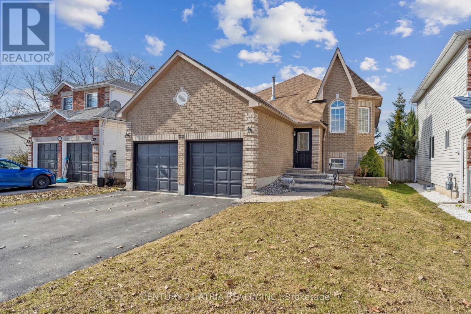 28 Cassandra Drive, Barrie (East Bayfield), Ontario  L4M 6W4 - Photo 2 - S12911210