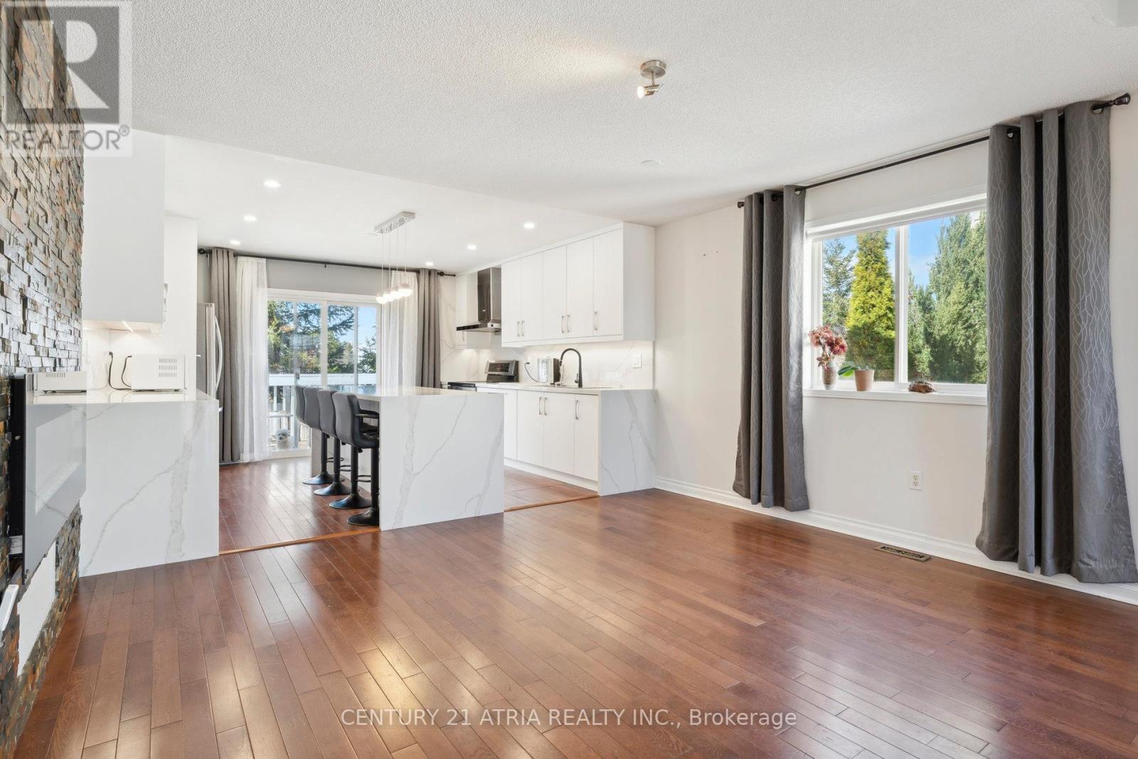 28 Cassandra Drive, Barrie (East Bayfield), Ontario  L4M 6W4 - Photo 6 - S12911210