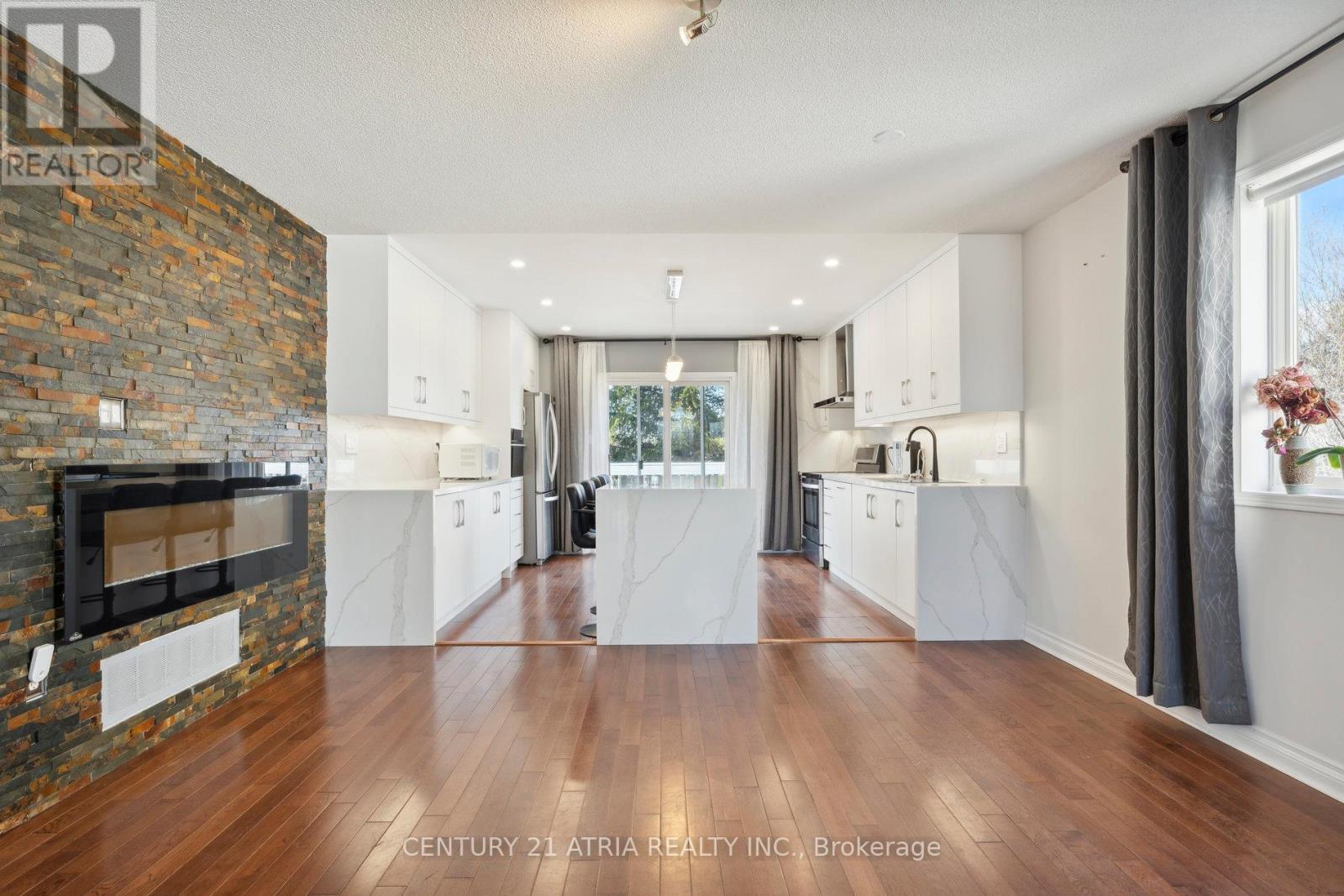 28 Cassandra Drive, Barrie (East Bayfield), Ontario  L4M 6W4 - Photo 7 - S12911210