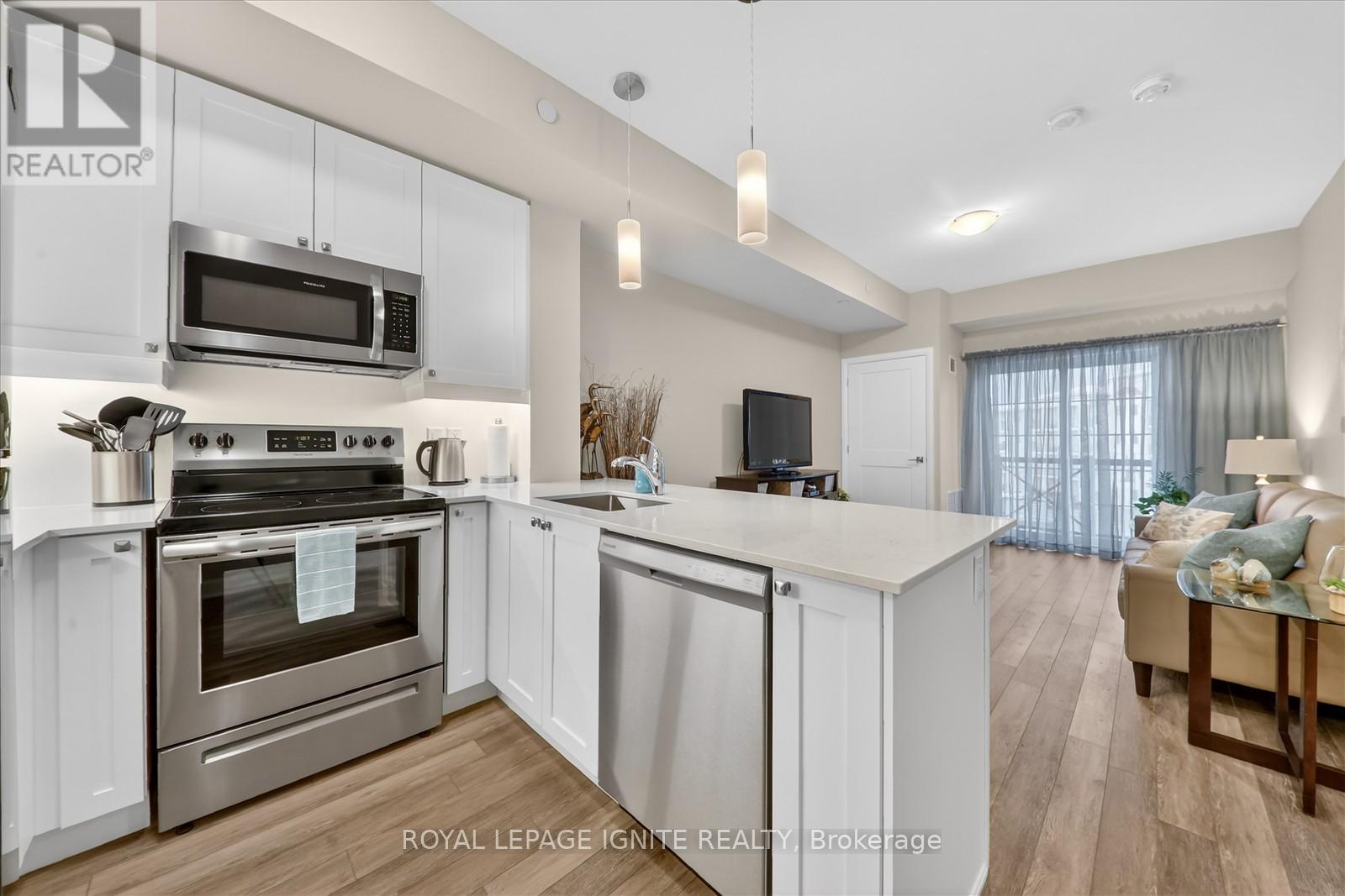 323 - 50 Lakebreeze Drive, Clarington, Ontario  L1B 0V9 - Photo 8 - E12906206