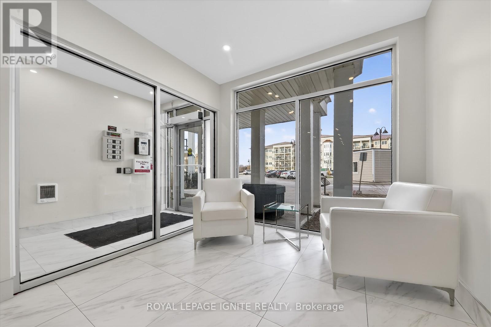 323 - 50 Lakebreeze Drive, Clarington, Ontario  L1B 0V9 - Photo 4 - E12906206