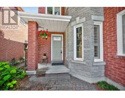 591 PLANTATION GATE, Newmarket, Ontario