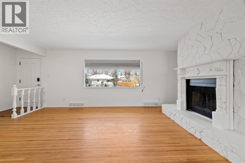 3414 31 Street SW, Calgary, Alberta  T3C 3K8 - Photo 7 - A2293889