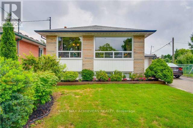 9 MILMINK STREET, Toronto, Ontario