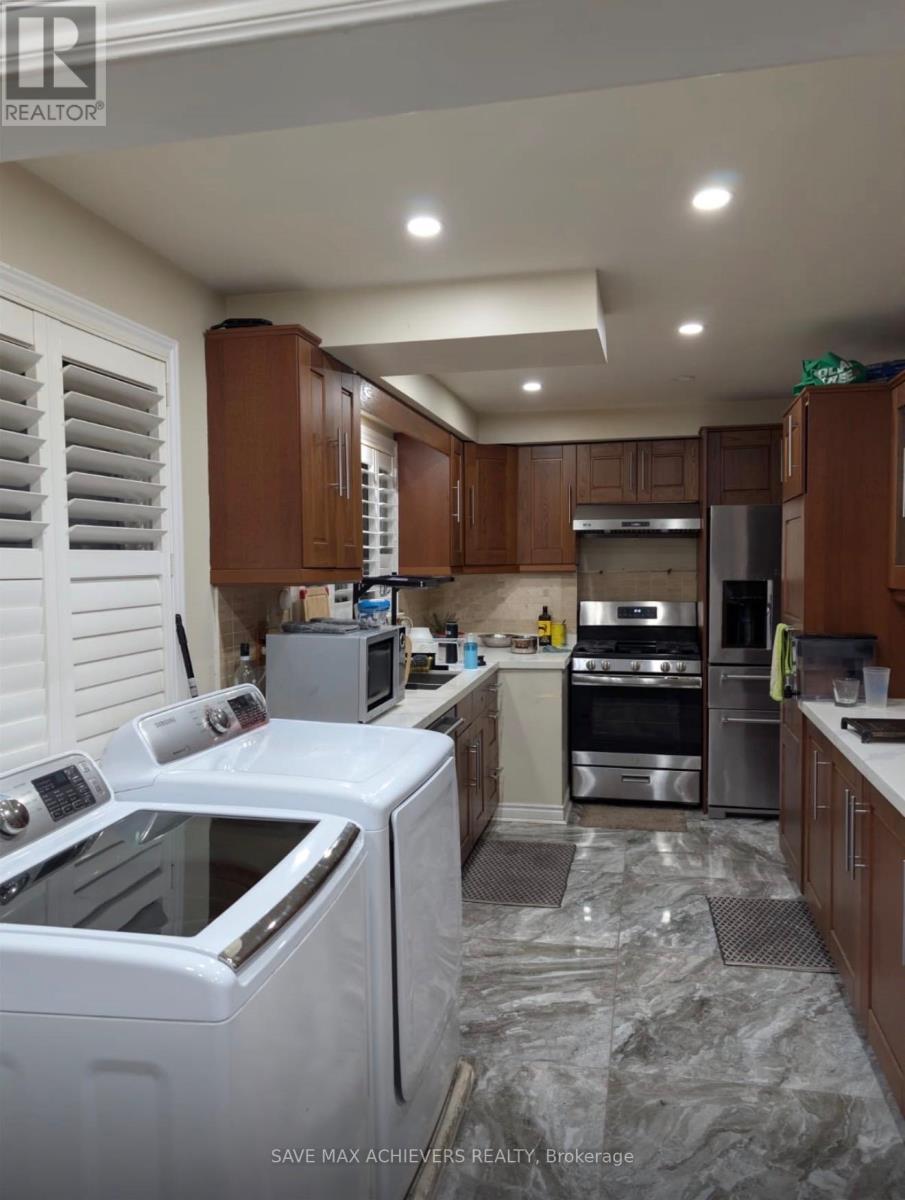 9 Milmink Street, Toronto, Ontario  M9W 3N3 - Photo 5 - W12910972