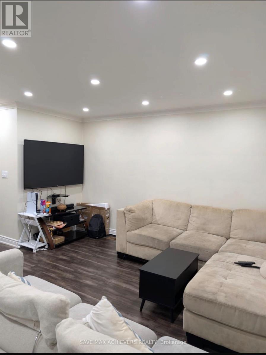 9 Milmink Street, Toronto, Ontario  M9W 3N3 - Photo 6 - W12910972