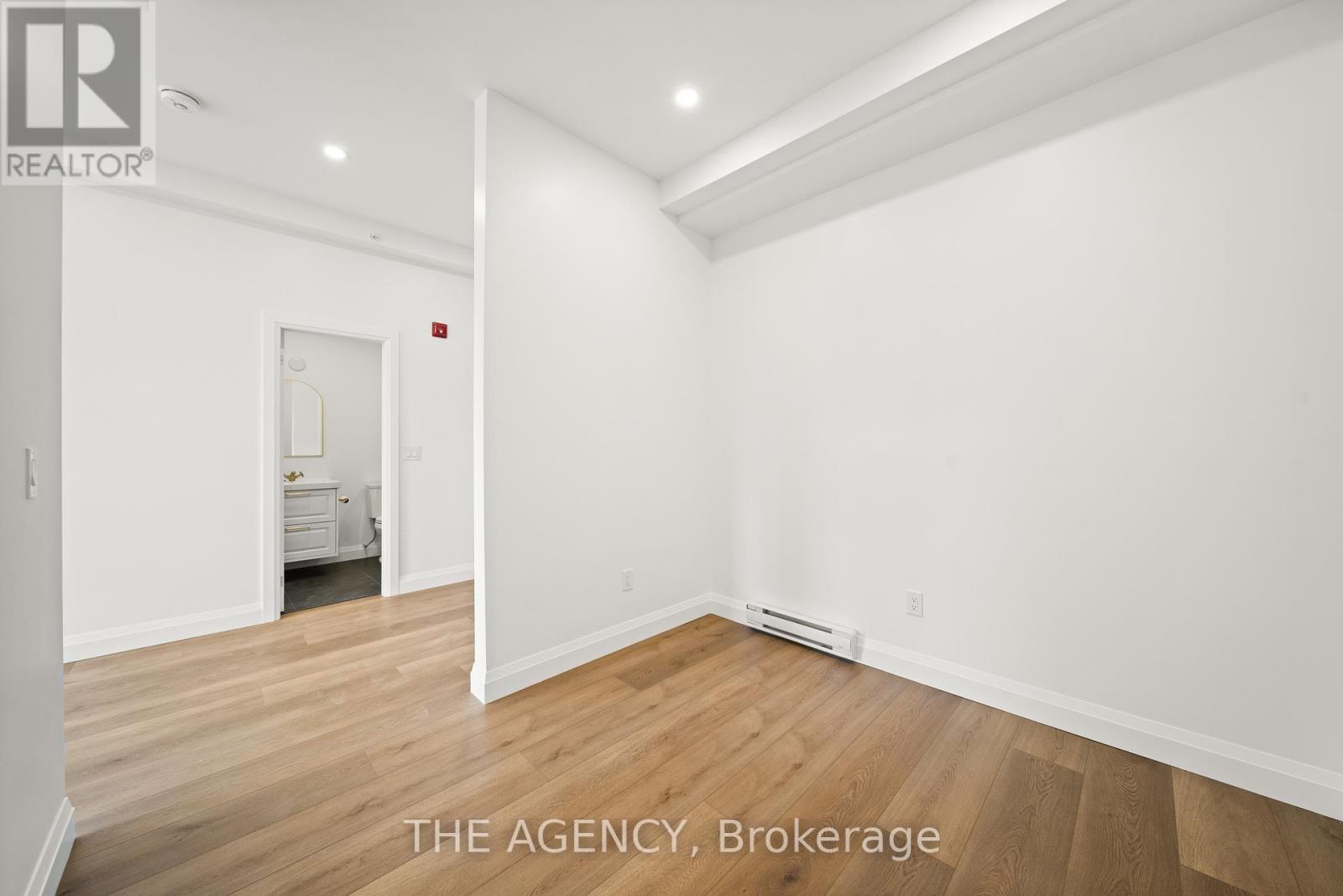 3 - 153 Main Street E, Milton, Ontario  L9T 1N7 - Photo 5 - W12911028