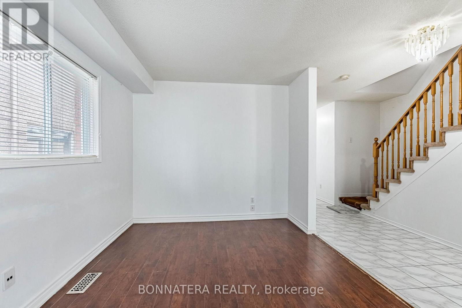 5359 Bullrush Drive, Mississauga, Ontario  L5V 2C1 - Photo 14 - W12911050