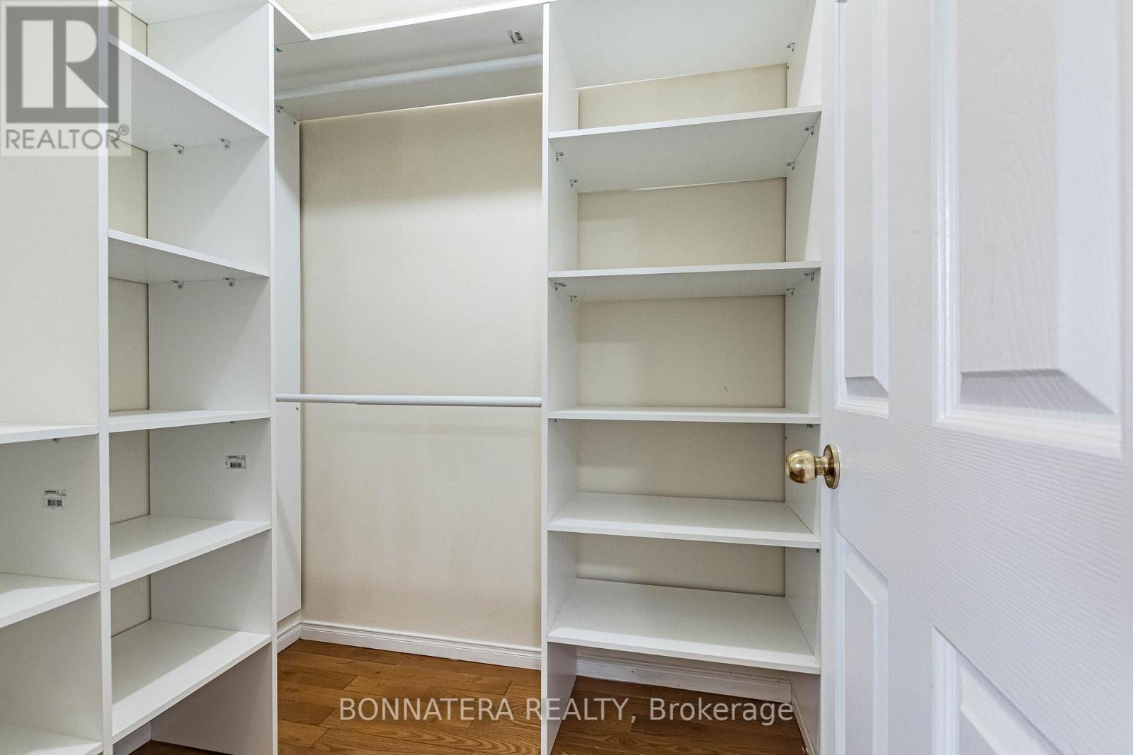 5359 Bullrush Drive, Mississauga, Ontario  L5V 2C1 - Photo 31 - W12911050