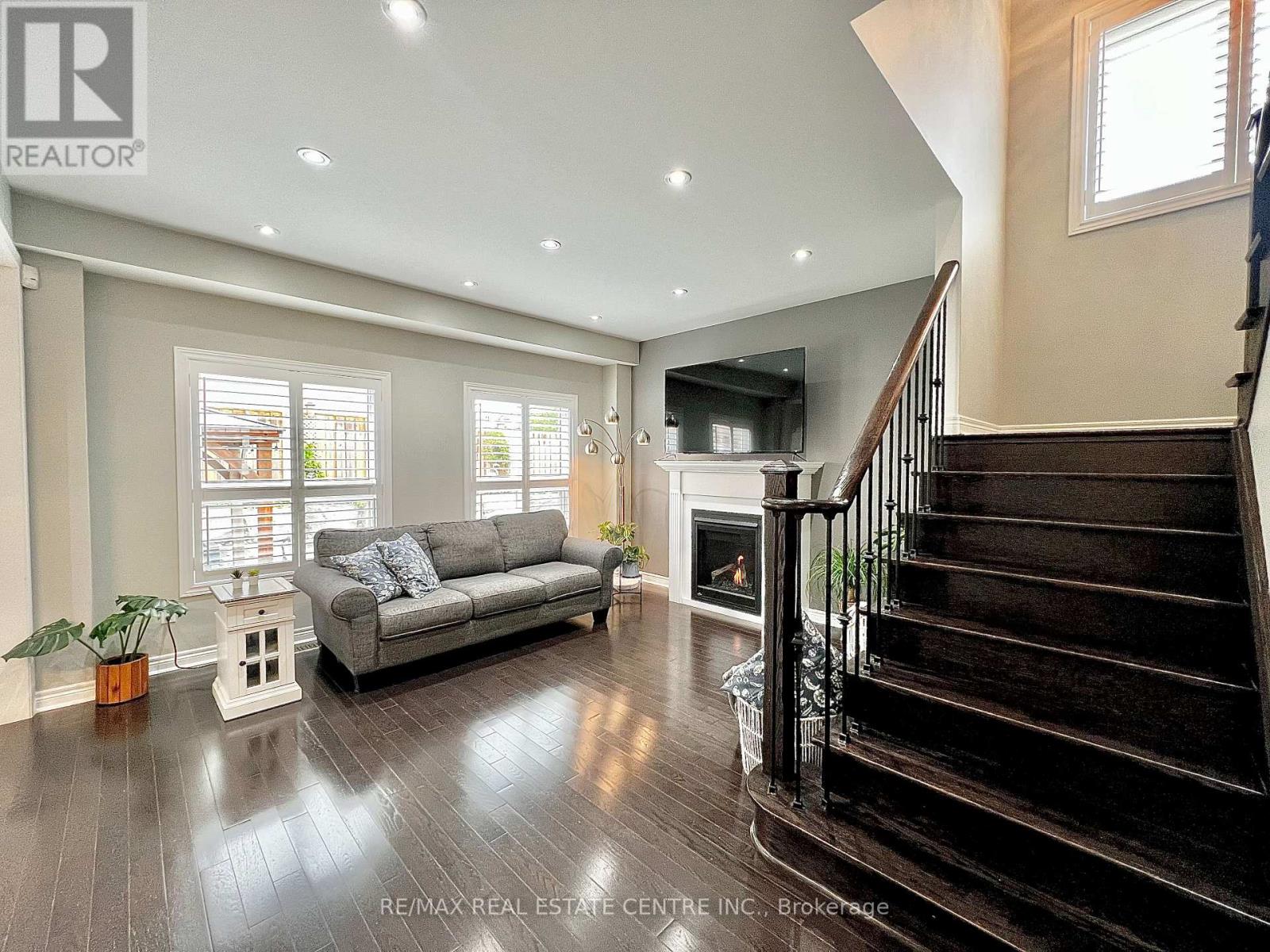 36 Paula Court, Orangeville, Ontario  L9W 5V1 - Photo 8 - W12911072